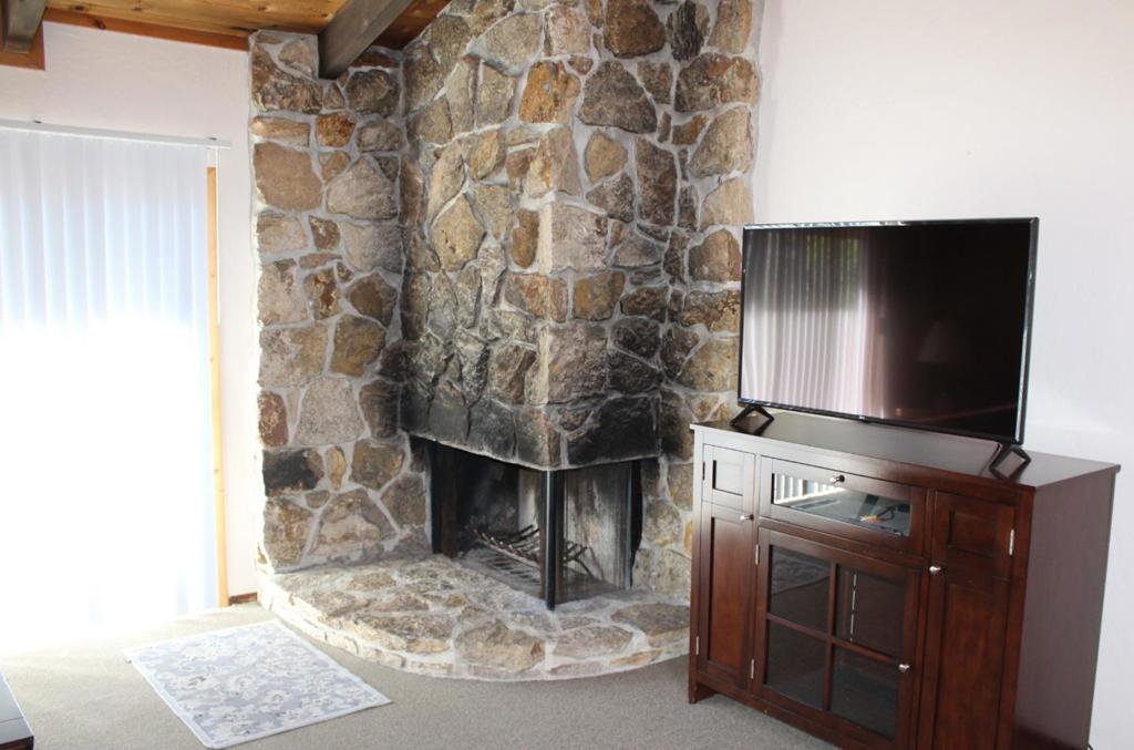 278 E Hilton Drive Property Photo 3