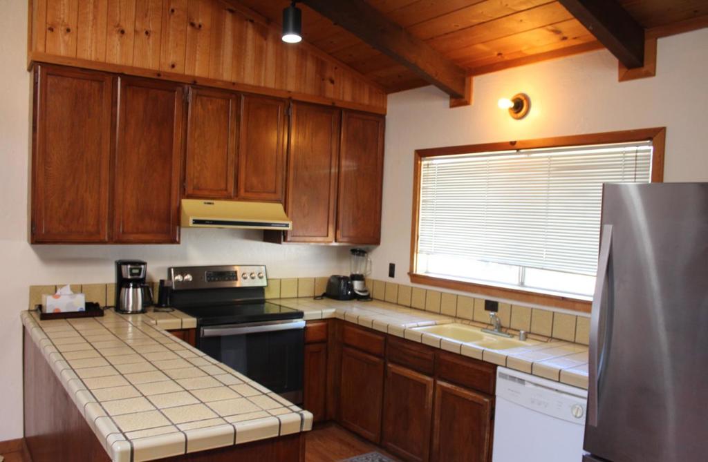 278 E Hilton Drive Property Photo 4