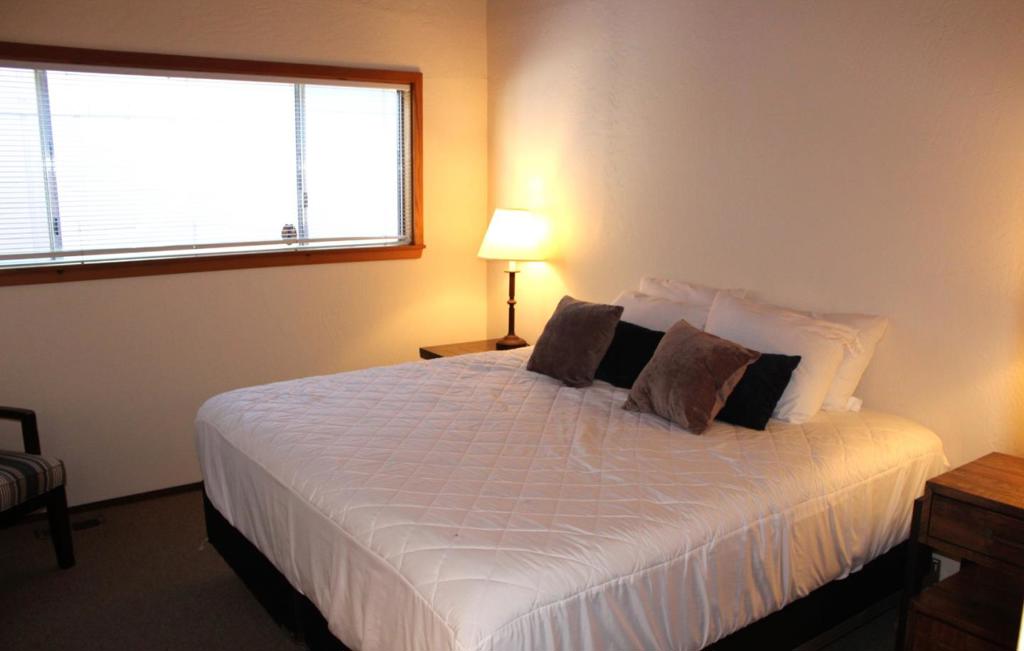 278 E Hilton Drive Property Photo 6