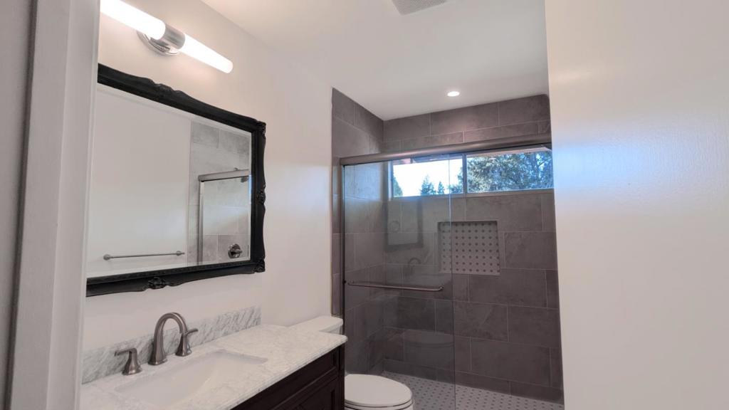 365 Everett Avenue Property Photo 6
