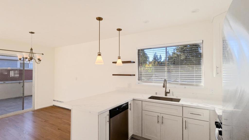 365 Everett Avenue Property Photo 11