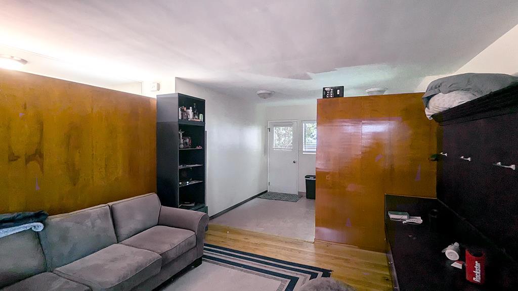 365 Everett Avenue Property Photo 17