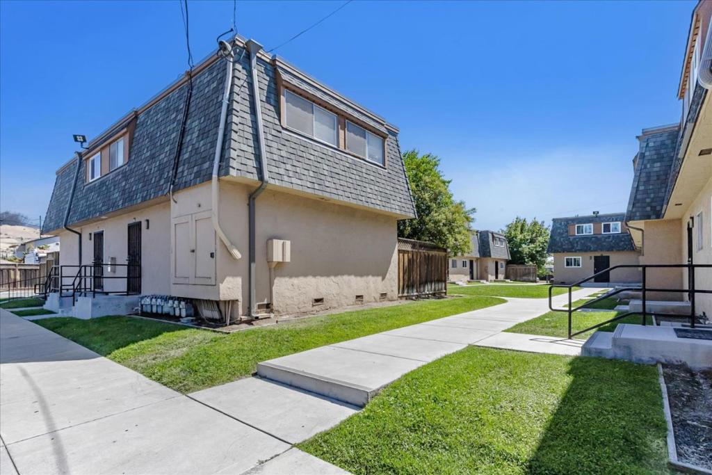 2925 Florence Avenue 12 Property Photo 16