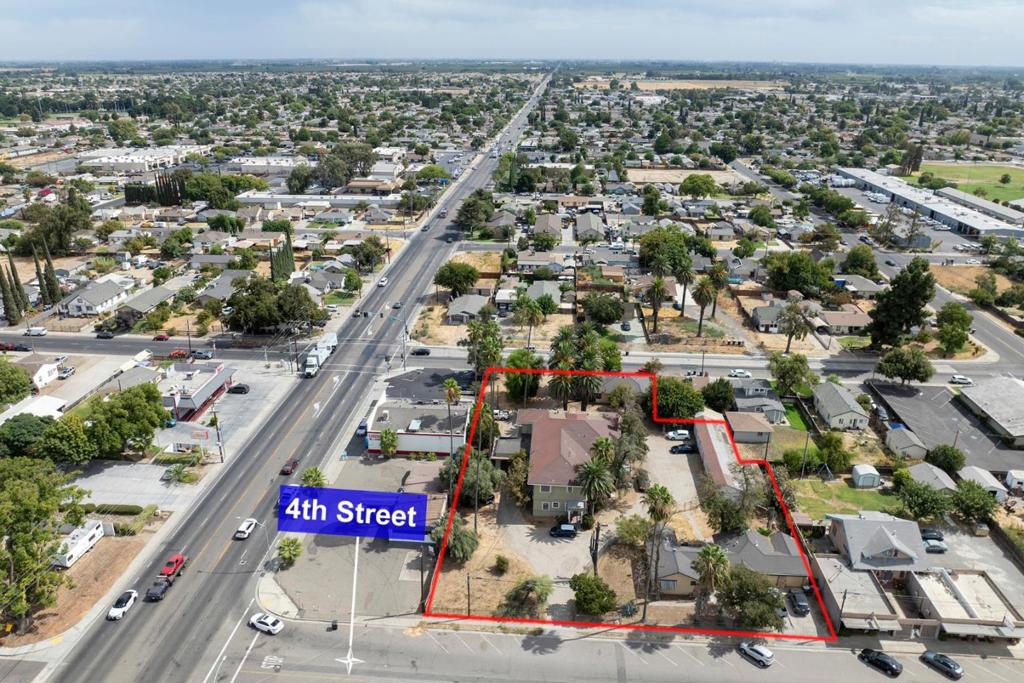 2523 5th Street Property Photo 3