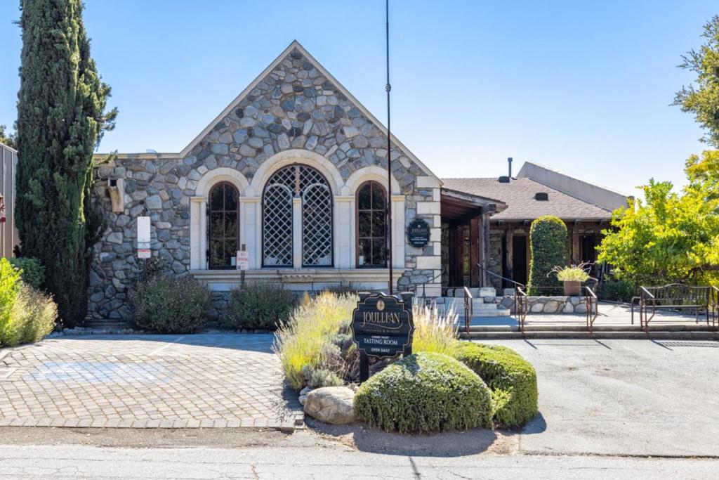 20300 Cachagua Road Property Photo