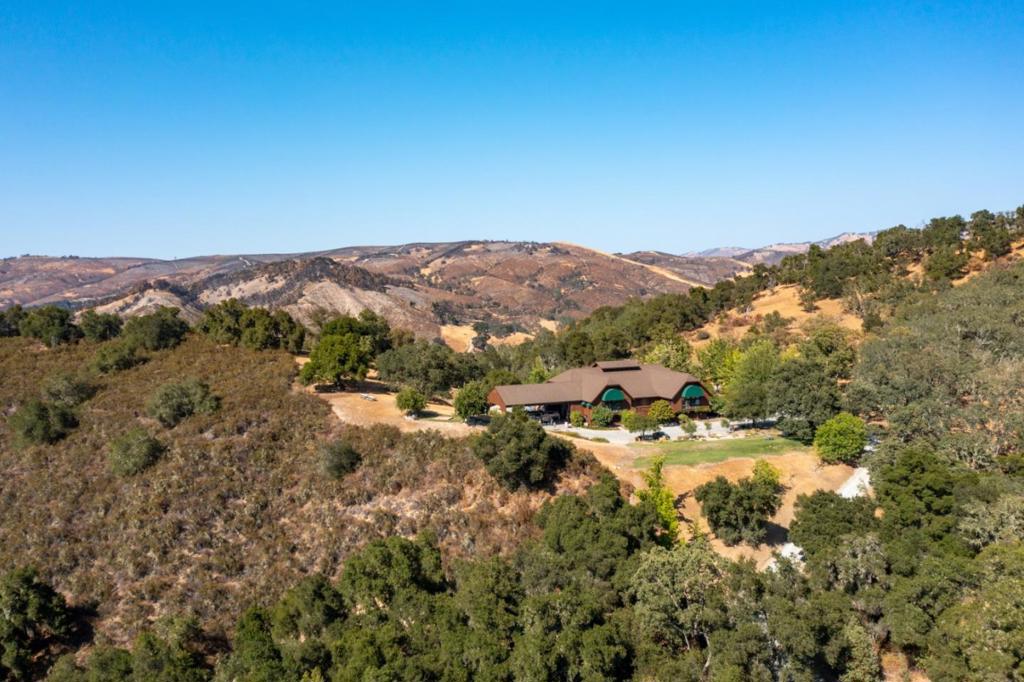 20300 Cachagua Road Property Photo 13