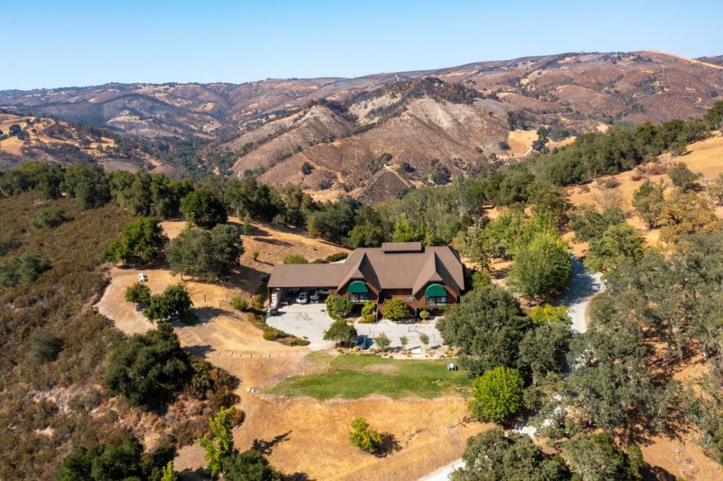 20300 Cachagua Road Property Photo 14
