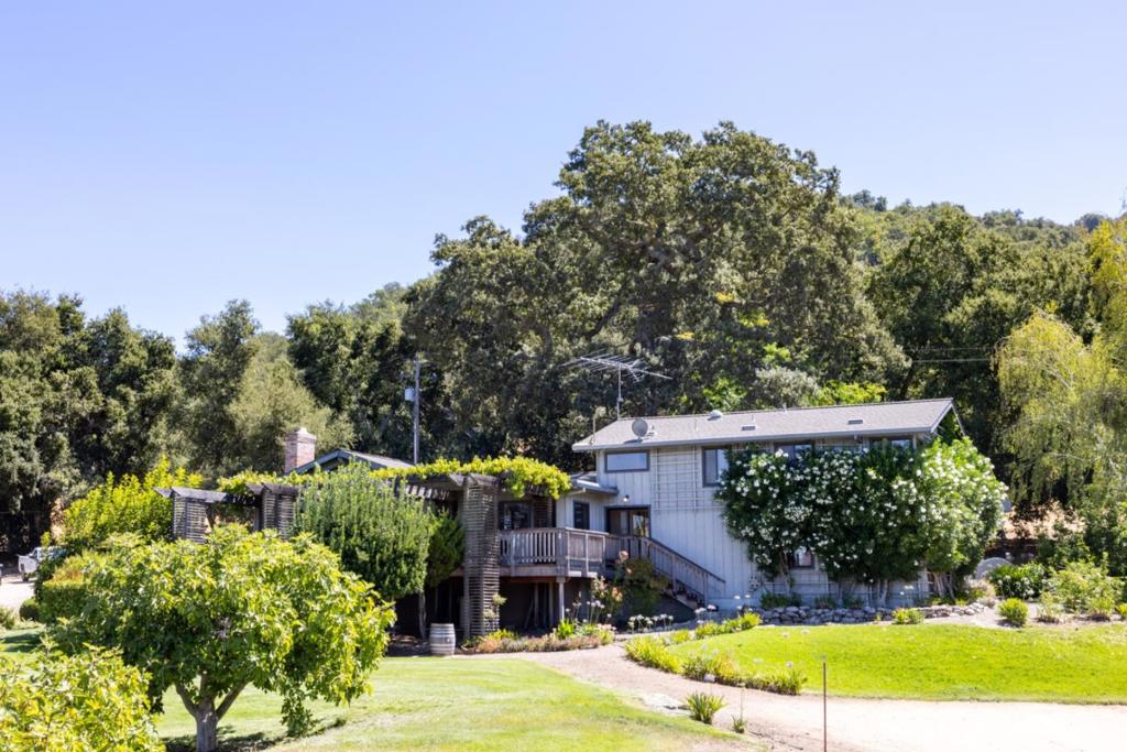 20300 Cachagua Road Property Photo 25