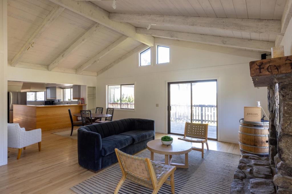 20300 Cachagua Road Property Photo 28