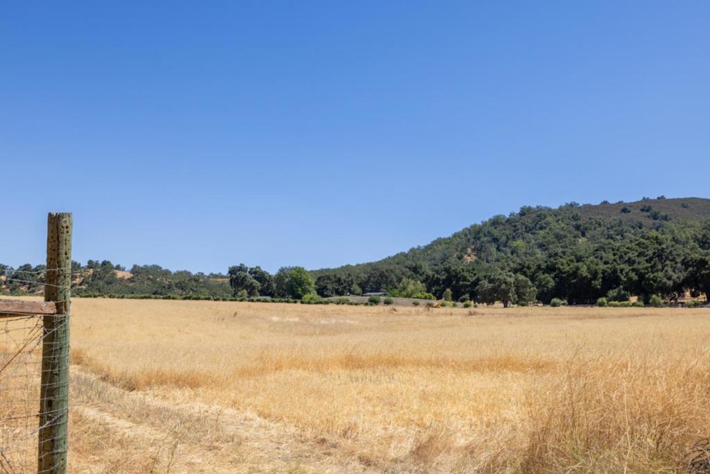 20300 Cachagua Road Property Photo 42