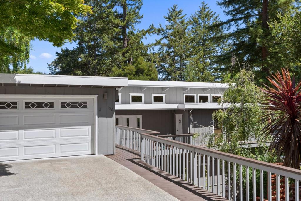 152 Montclair Drive Property Photo 1