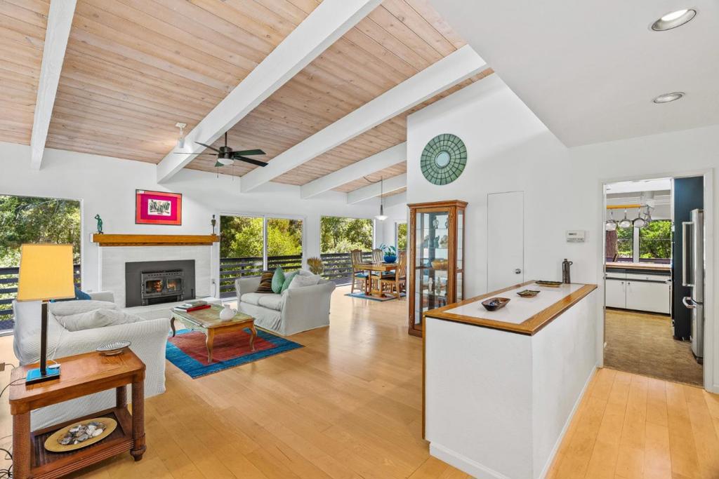 152 Montclair Drive Property Photo 4
