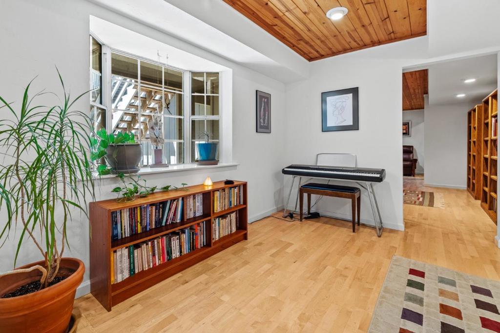 152 Montclair Drive Property Photo 31