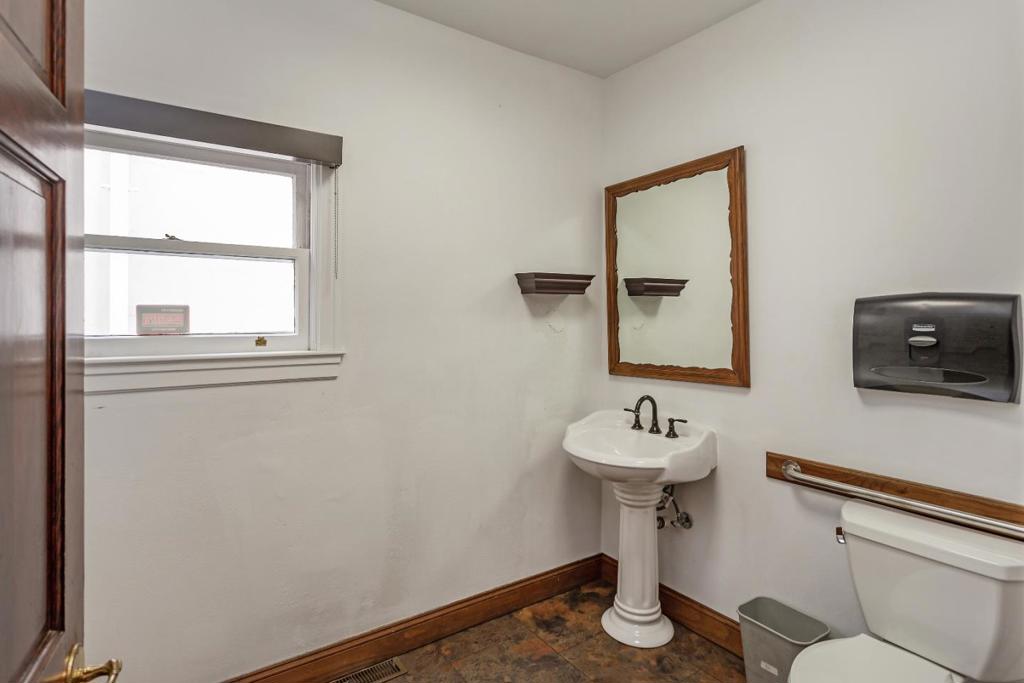 2060 The Alameda Property Photo 31