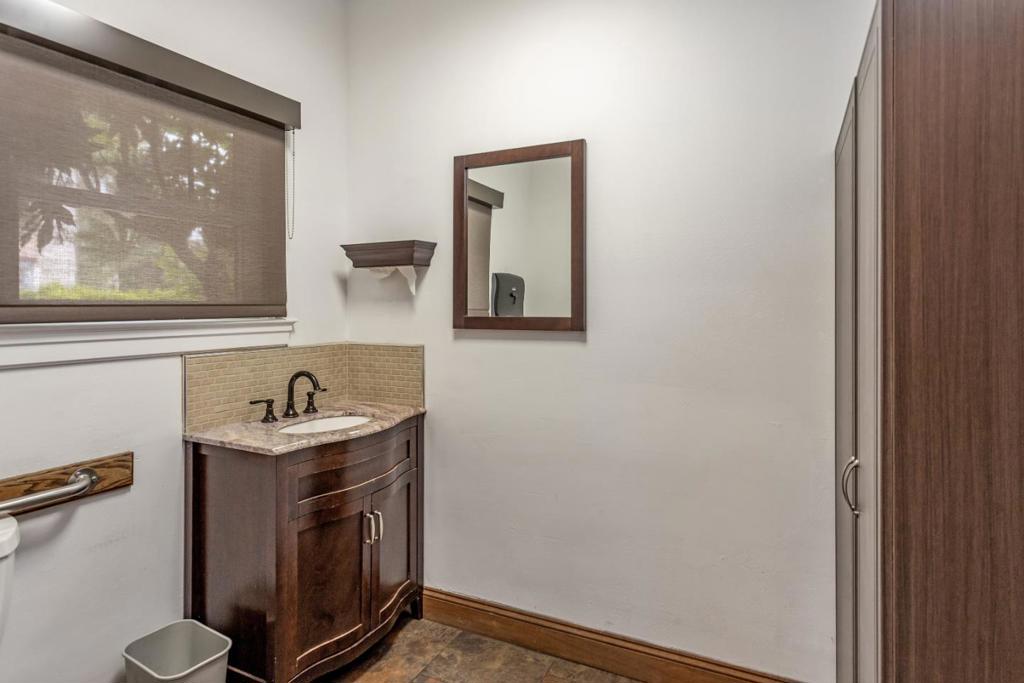 2060 The Alameda Property Photo 32