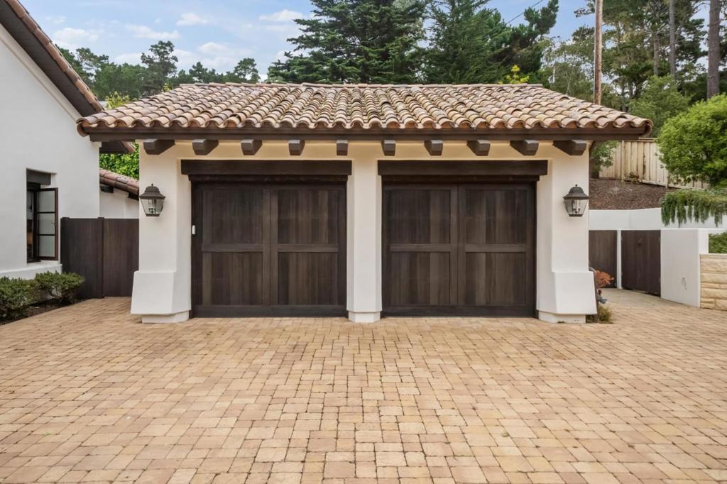 1425 Oleada Road Property Photo 35