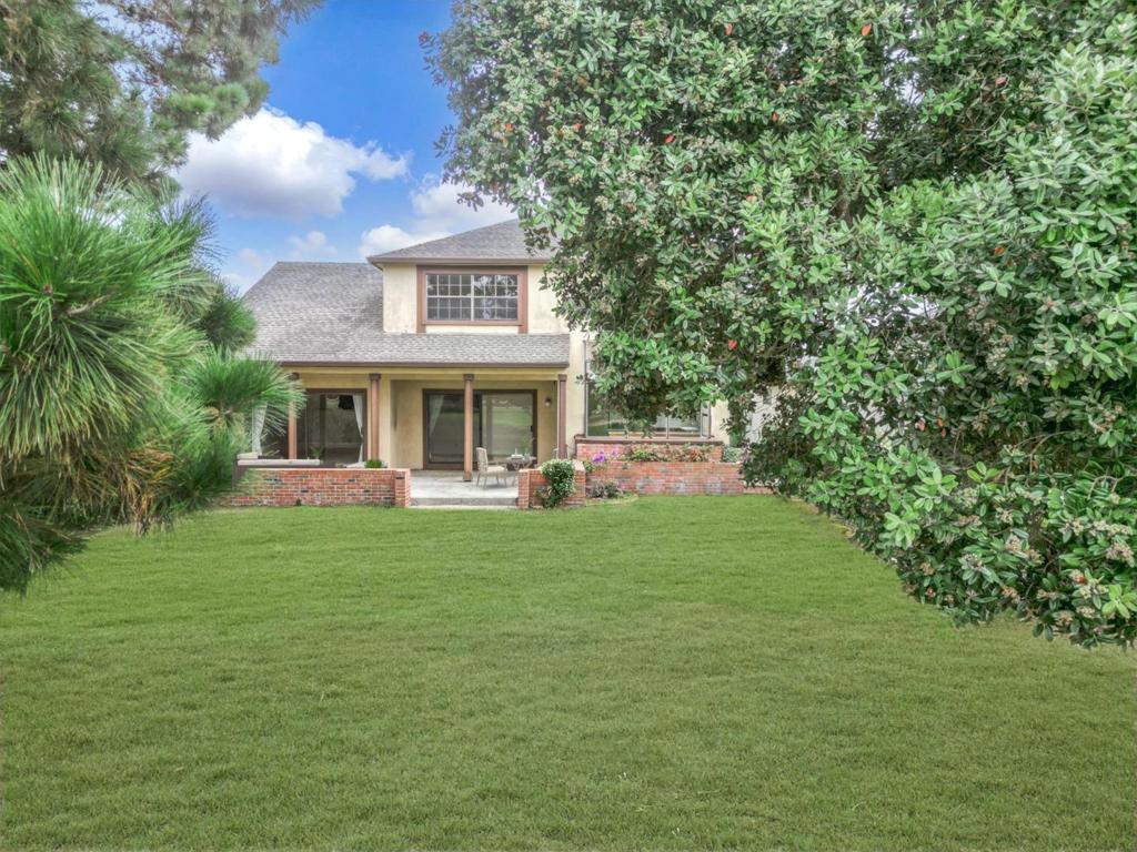 483 Winged Foot Road Property Photo 2