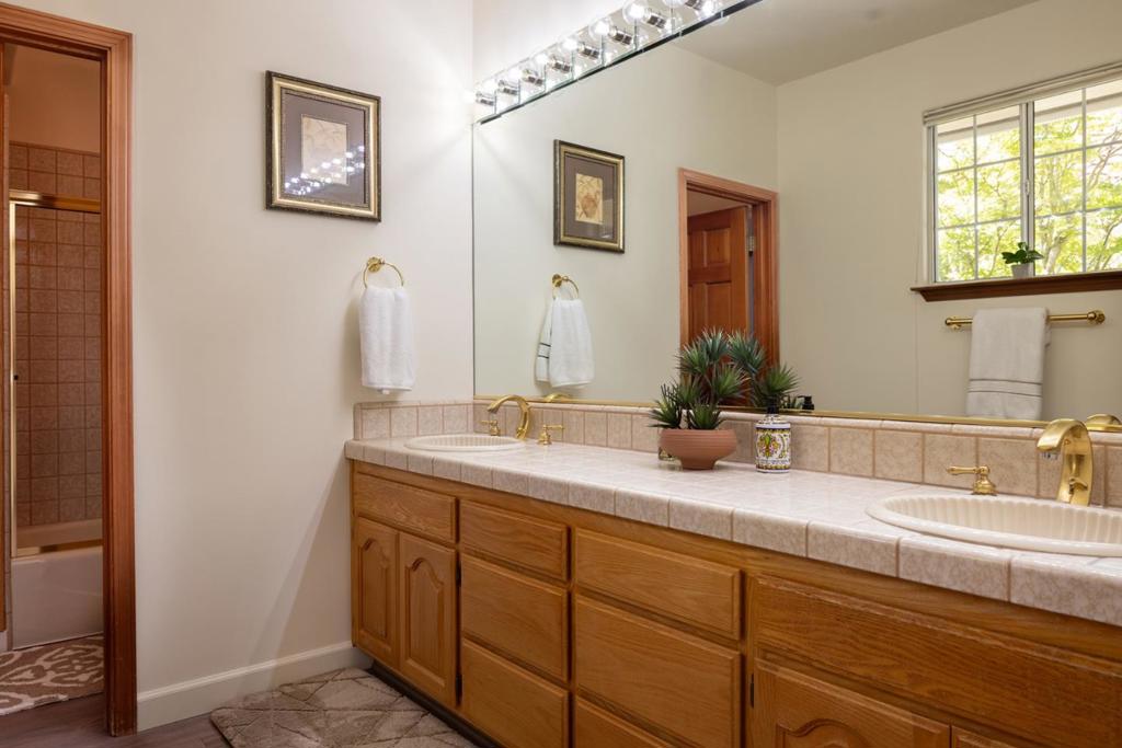 10590 Hidden Mesa Place Property Photo 27