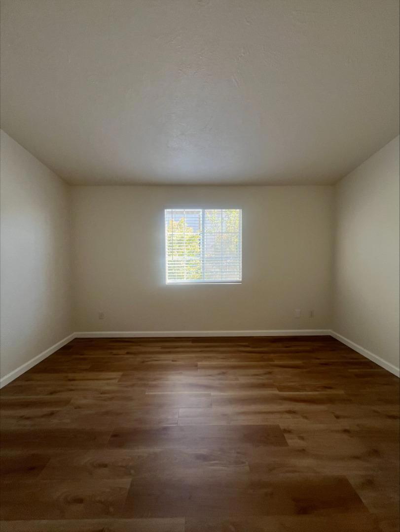 433 Sylvan Avenue Property Photo 4