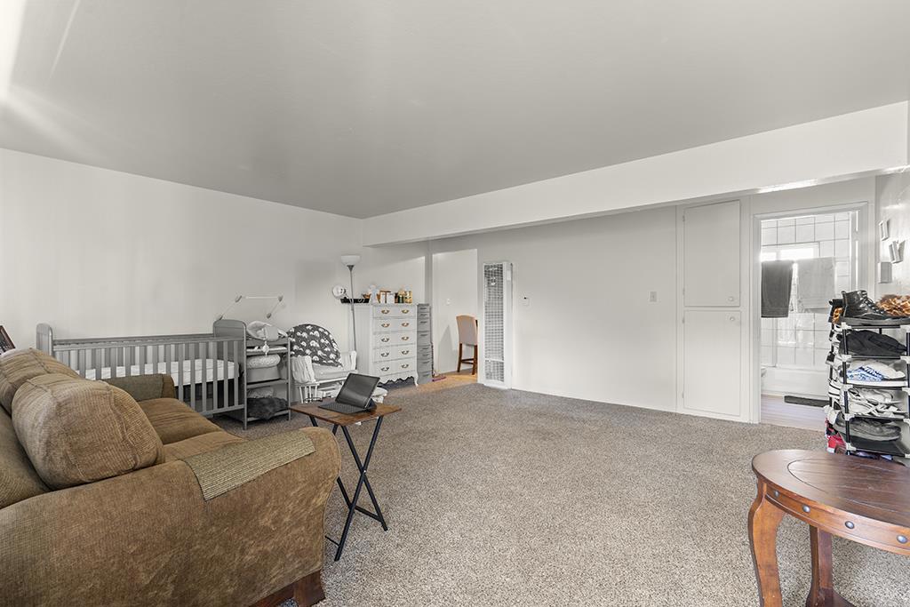 457 S 10th Street Property Photo 8