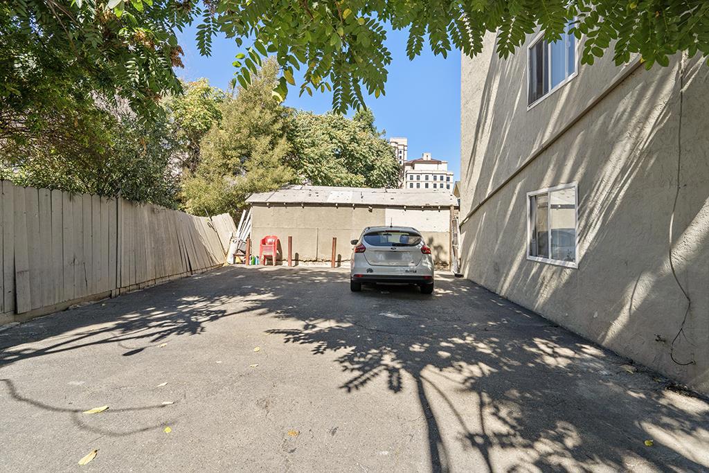457 S 10th Street Property Photo 11