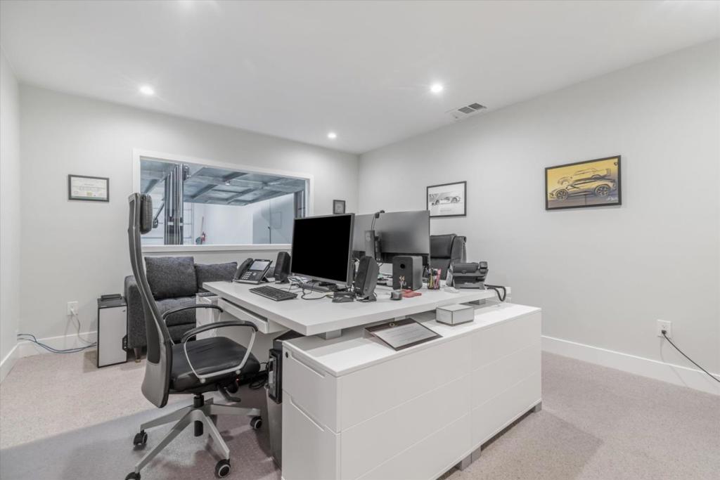 2471 Autumnvale Drive F Property Photo 12