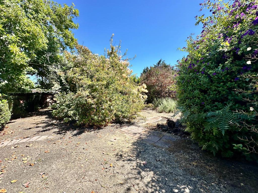 1077 Washington Street Property Photo 2