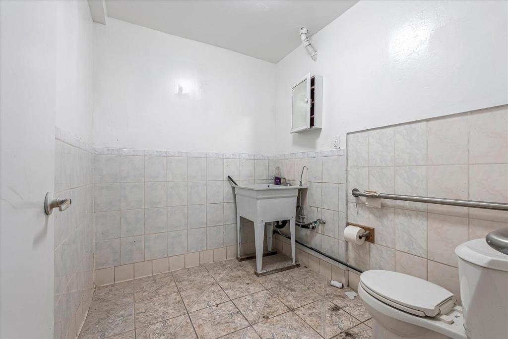 3038 Market Street 40 Property Photo 29