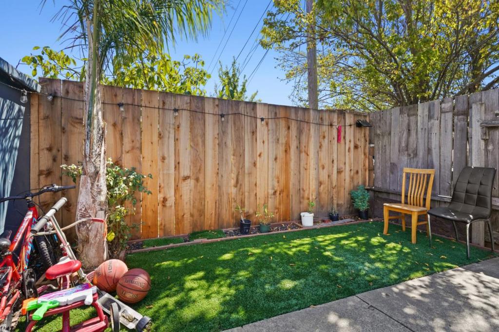 120 Gardiner Avenue Property Photo 3