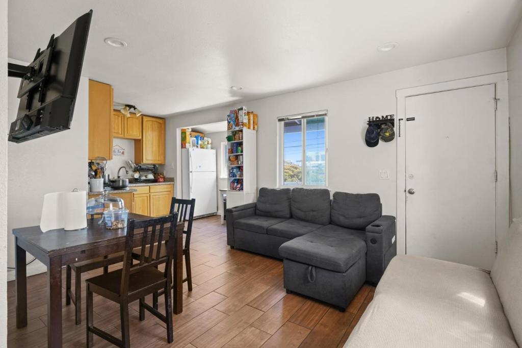 120 Gardiner Avenue Property Photo 4