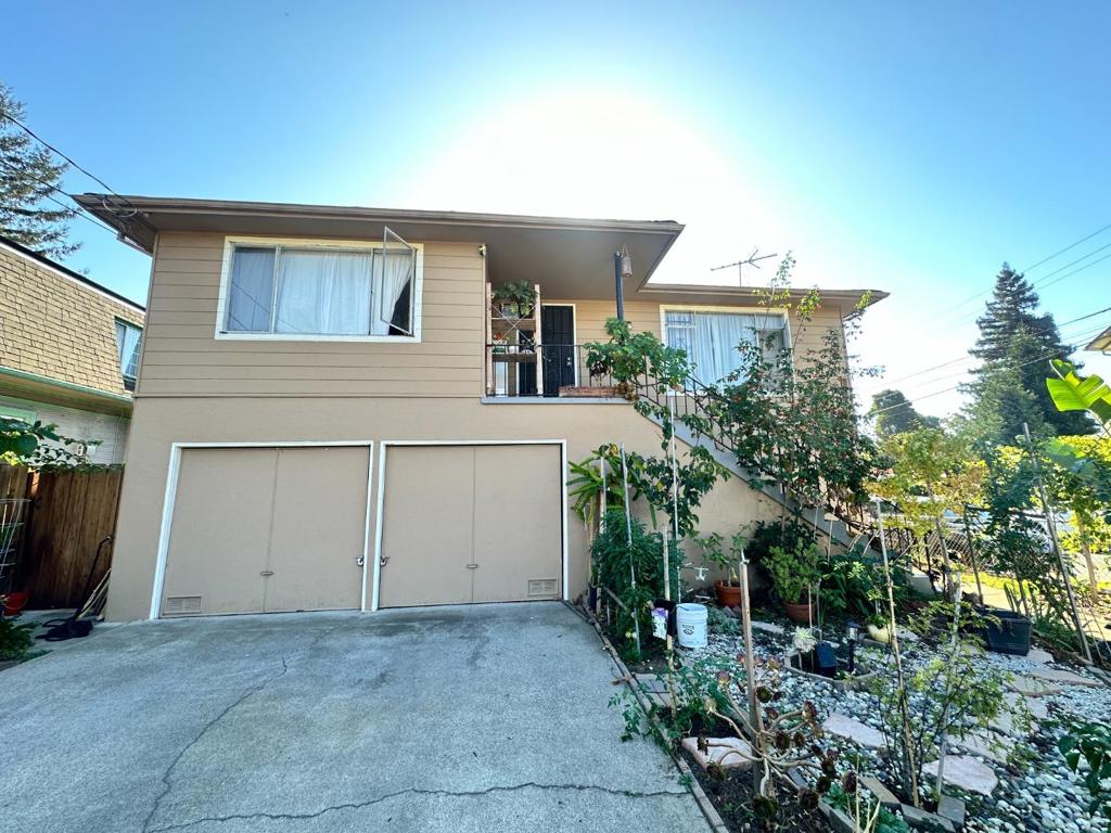 3034 Pleitner Avenue Property Photo 1