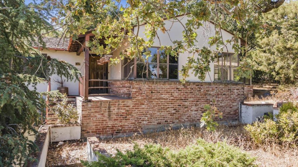 11090 Mora Drive Property Photo 5