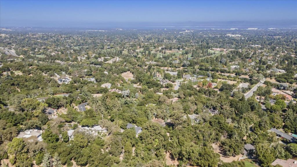 11090 Mora Drive Property Photo 9