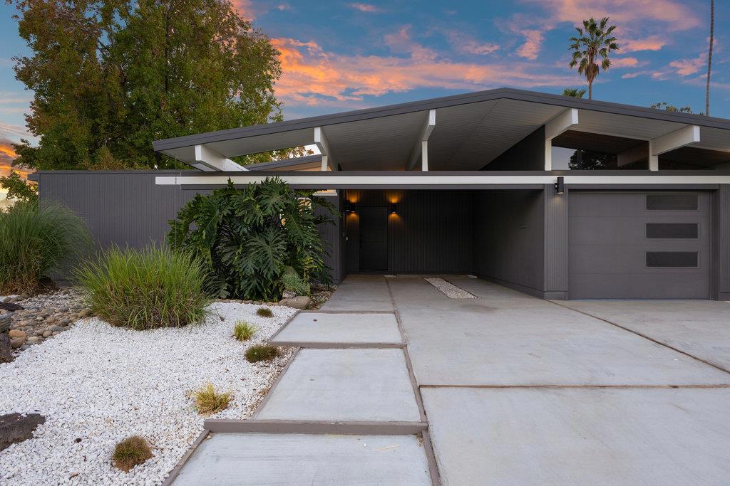 838 Devonshire Way Property Photo 4