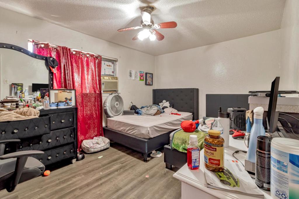 748 Clara Street Property Photo 15