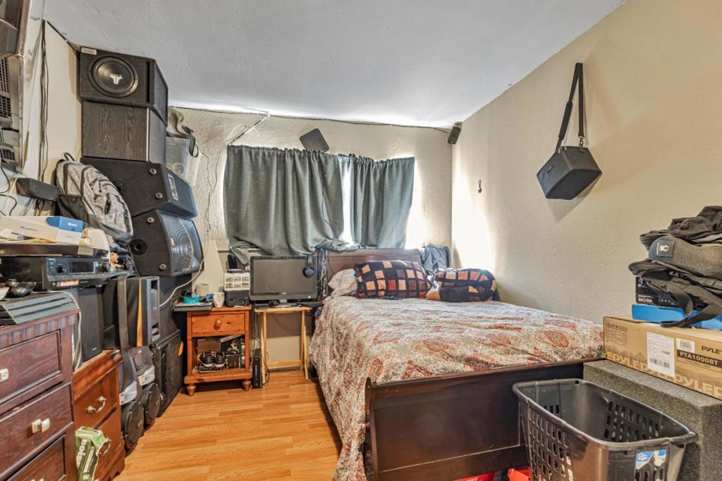 748 Clara Street Property Photo 18
