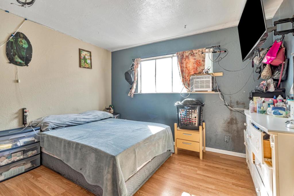 748 Clara Street Property Photo 20