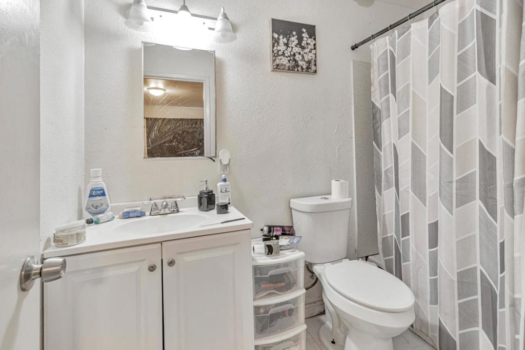 748 Clara Street Property Photo 27