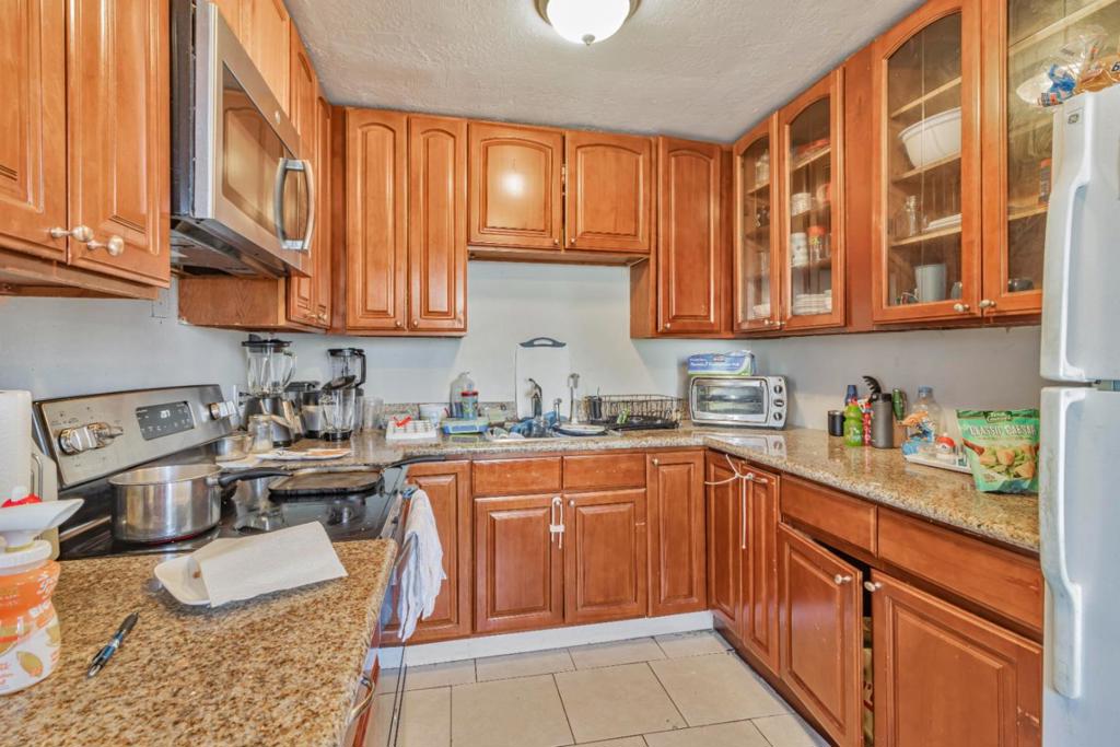 748 Clara Street Property Photo 31