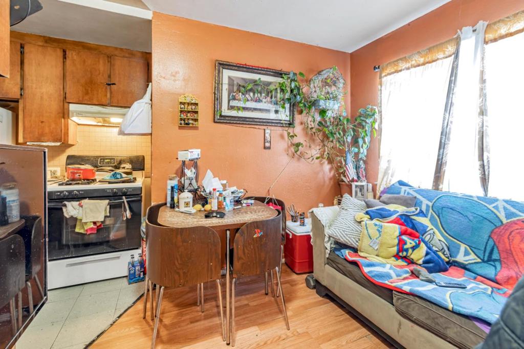 748 Clara Street Property Photo 33