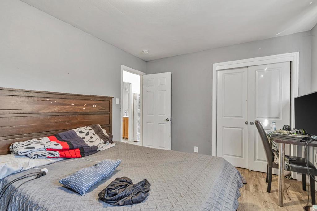 748 Clara Street Property Photo 48