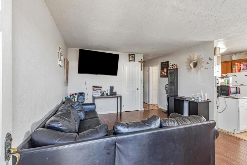 748 Clara Street Property Photo 58