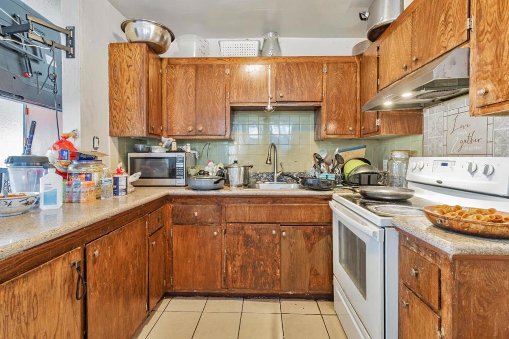 748 Clara Street Property Photo 69