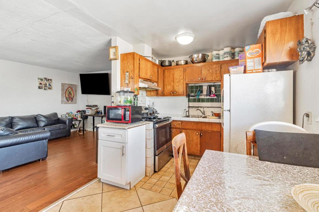 748 Clara Street Property Photo 72