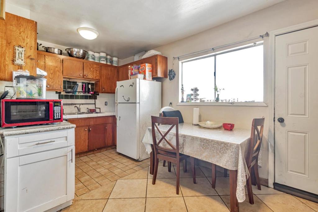 748 Clara Street Property Photo 73