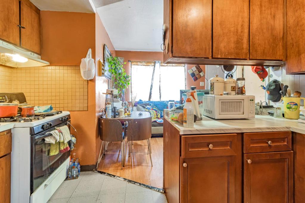 748 Clara Street Property Photo 75