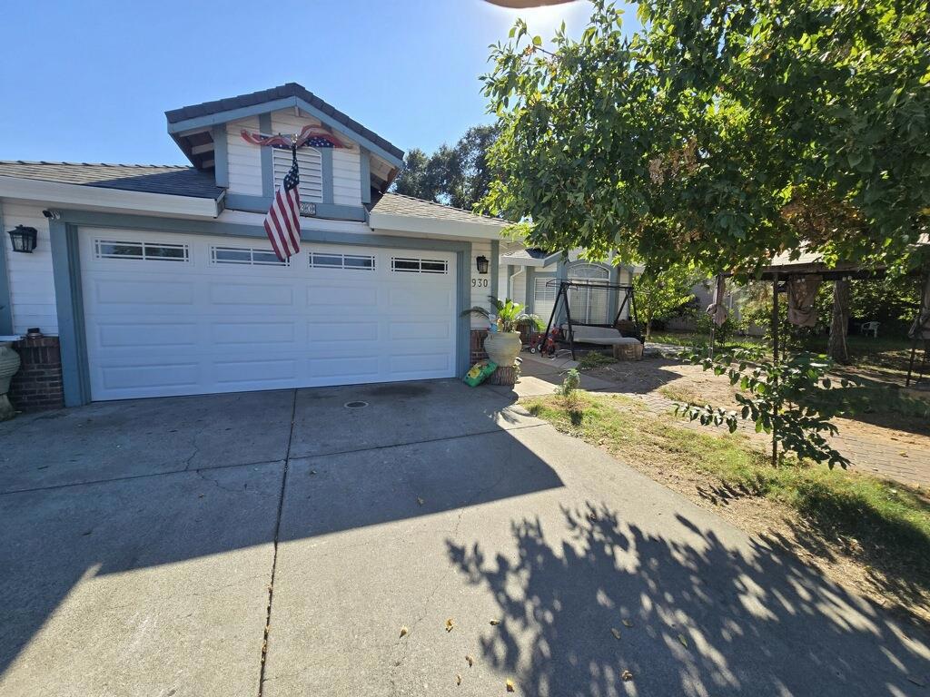 930 Bell Avenue Property Photo 1