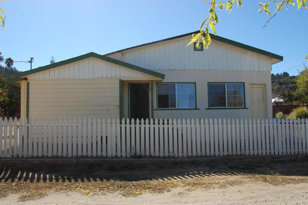 488 Garden Avenue Property Photo 1
