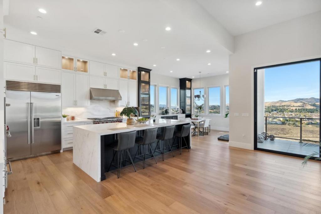 6246 Massara Street Property Photo 9