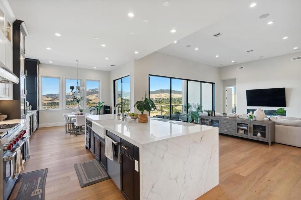 6246 Massara Street Property Photo 15